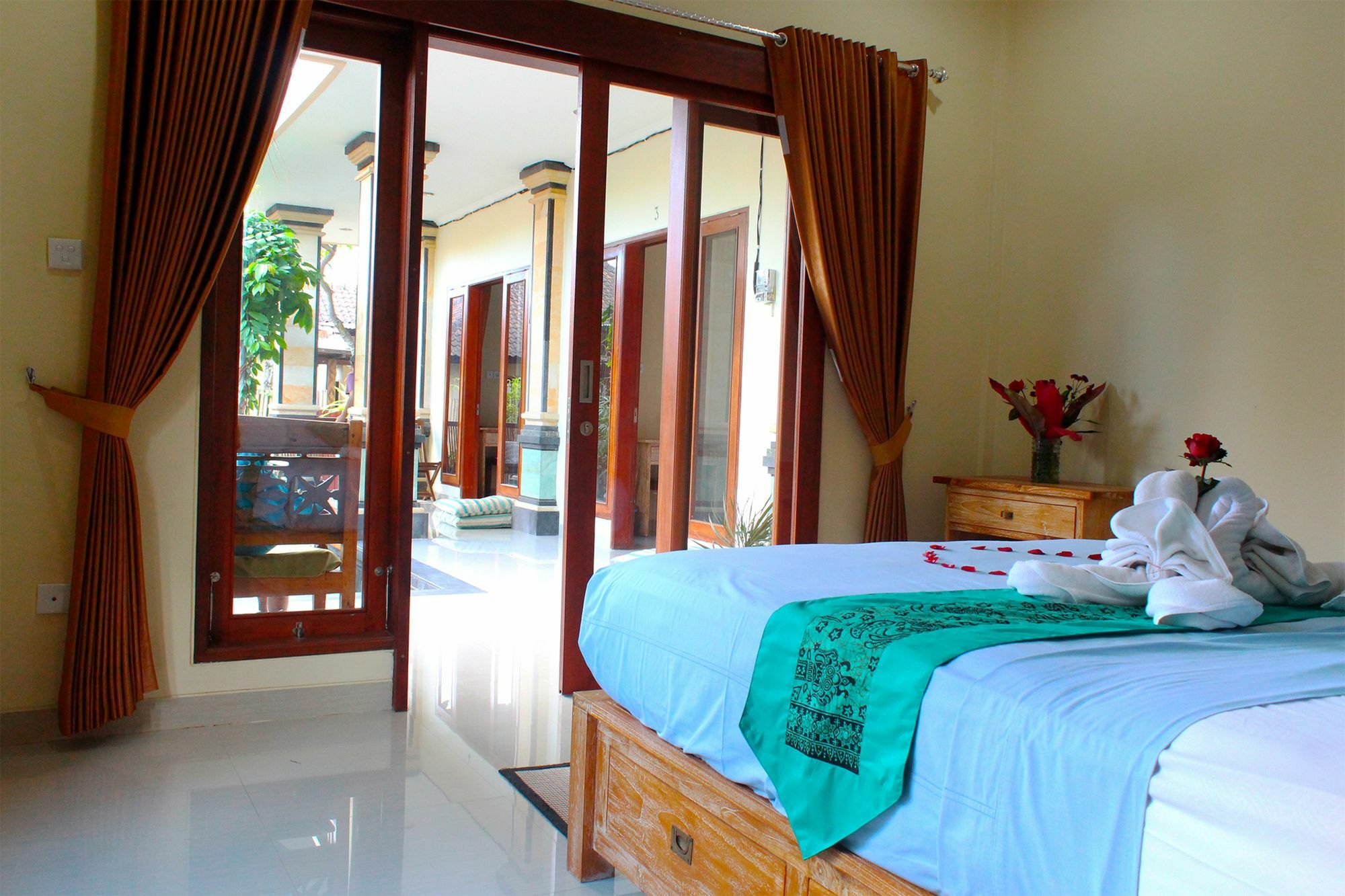 Cr Tris Rooms Seminyak Ngoại thất bức ảnh